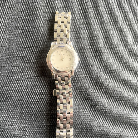 Women’s Gucci Watch 5500L - Picture 2 of 4